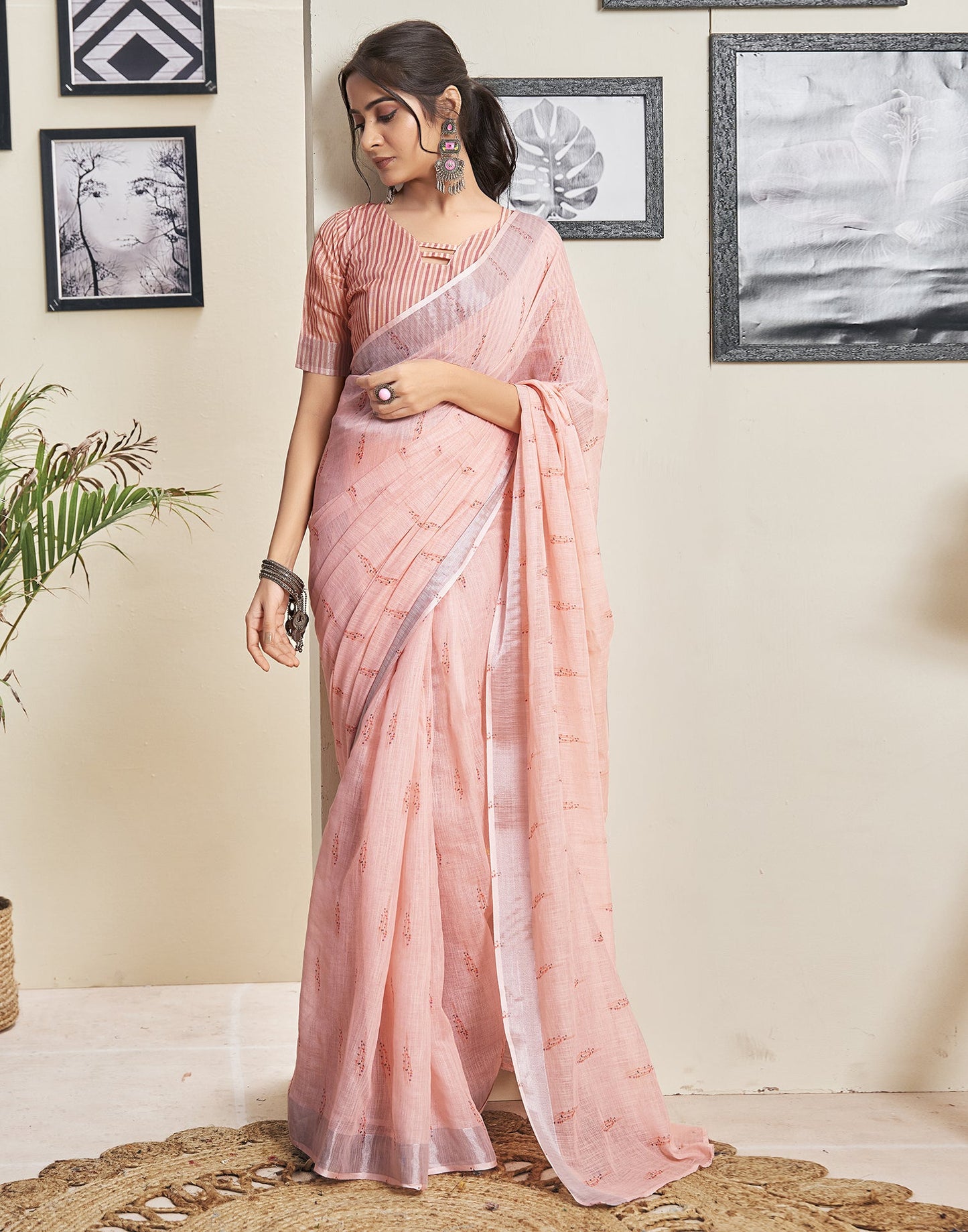 Crescendo Pink Printed Saree