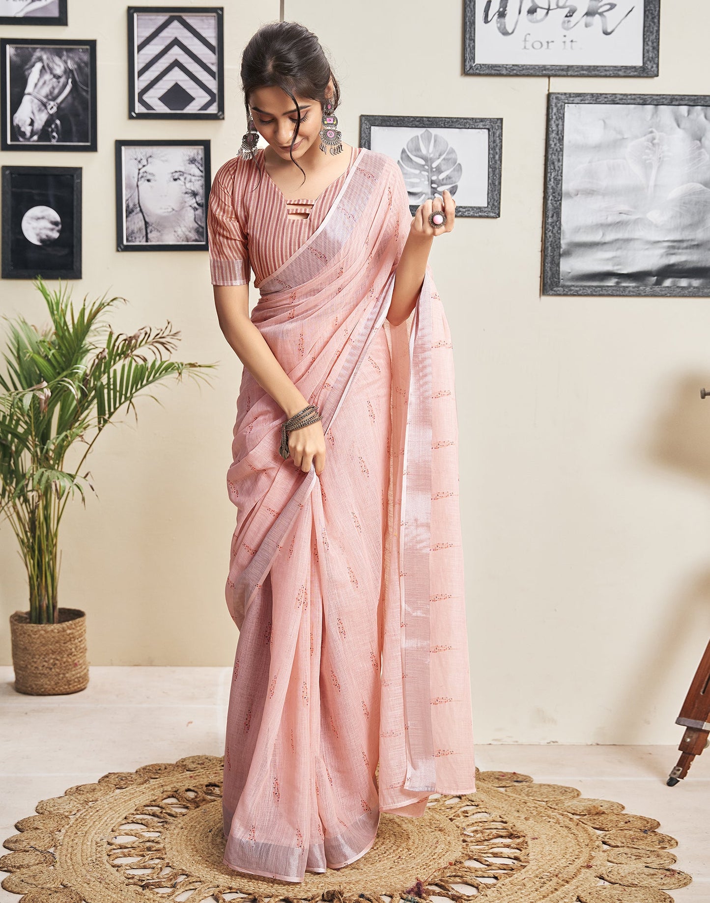 Crescendo Pink Printed Saree