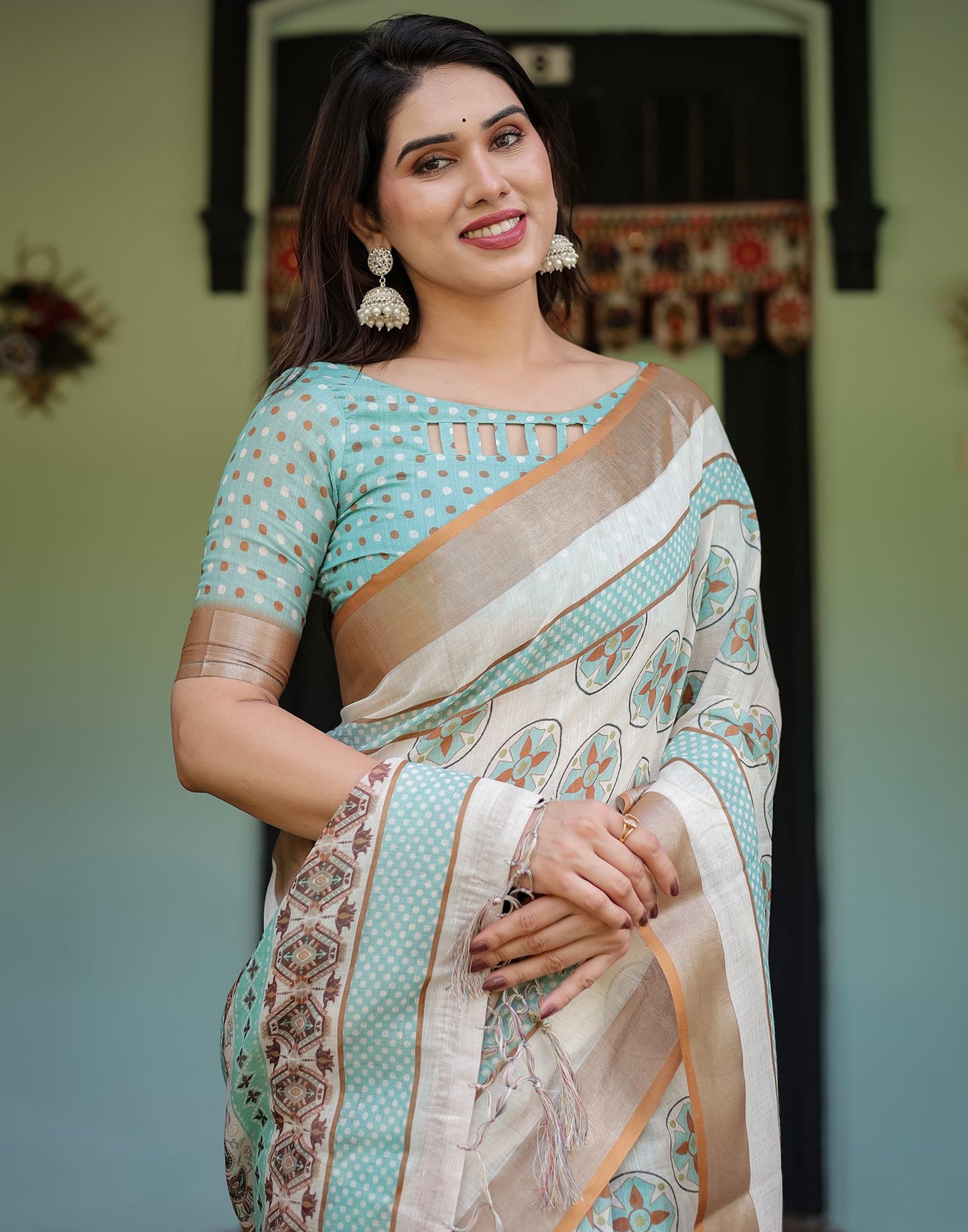 Epitome Cream Printed Saree