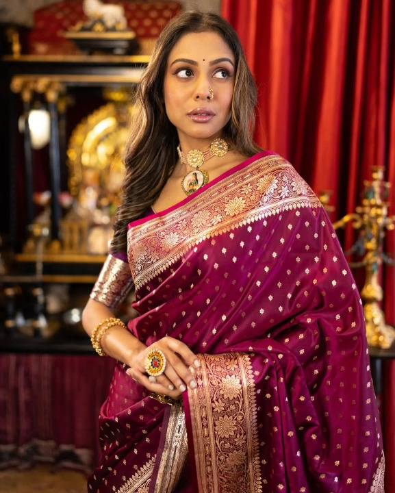 Ostentatious Purple Woven Banarasi Saree