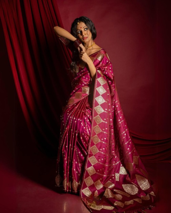 Vitality Pink Woven Banarasi Saree