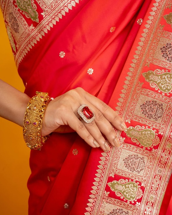 Rubicund Red Woven Banarasi Saree