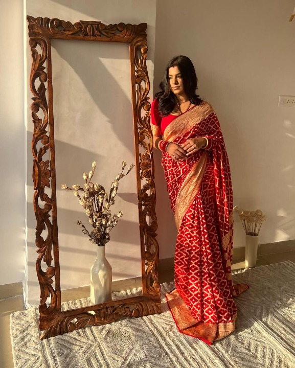 Cochineal Red Woven Banarasi Saree