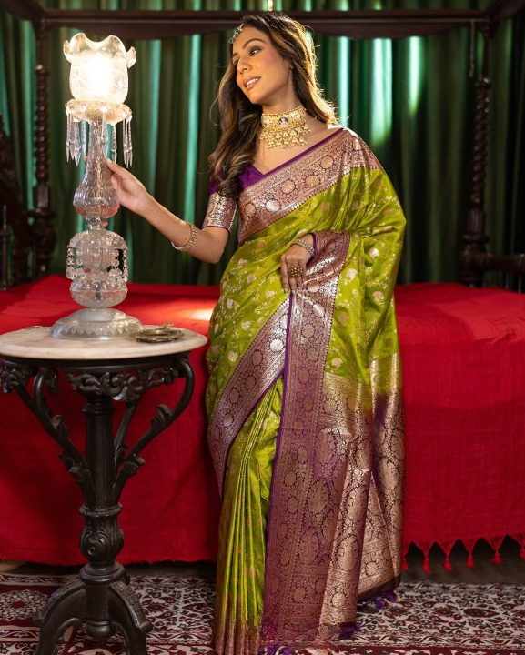 Beryl Green Woven Banarasi Saree