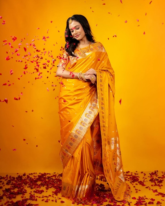 Pearly Yellow Woven Banarasi Saree